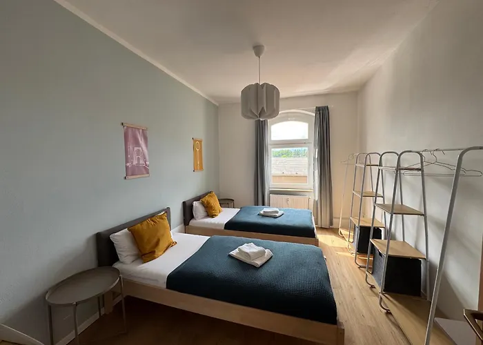 Work & In Apartman *